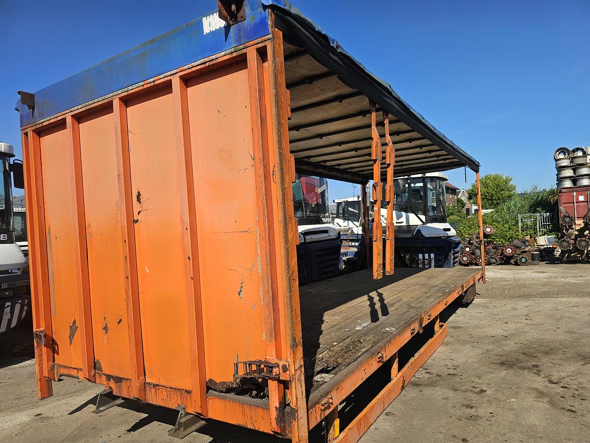 Gebruikt 2004 boxbuilder .laadbak / platte bak / als brug te grebruiken. truckbak