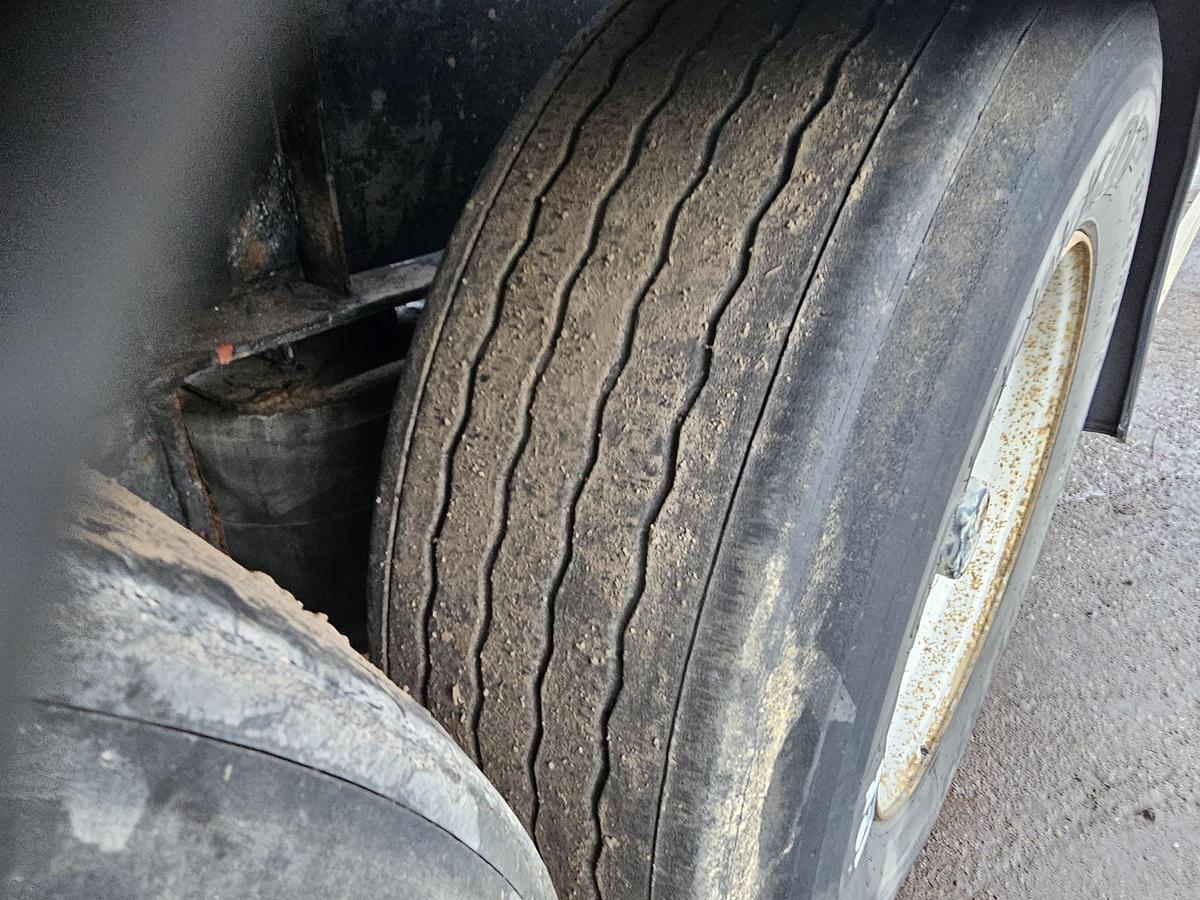 Gebruikt 1995 VAN HOOL 94/3067. flat container chassis all connections./ Bpw drum.