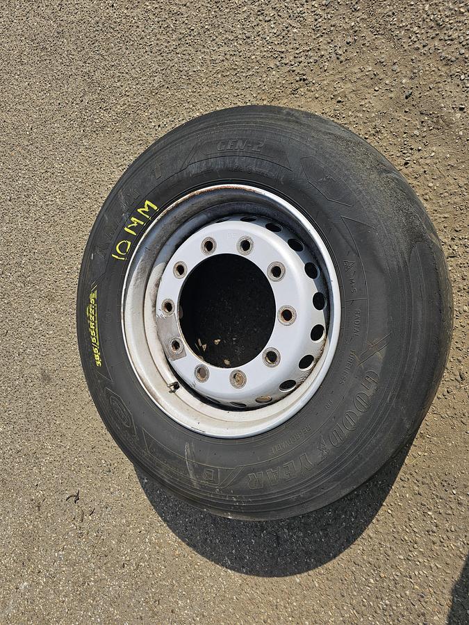 Used 2019 GOOD YEAR K MAX T | TRAILERBAND 385/55 R 22.5 | 3 X 10 MM 2 X 6 MM | MET SCHIJFREM VELG. 10 GTS.