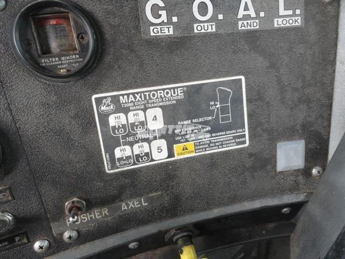 Used 1997 MACK RD690S