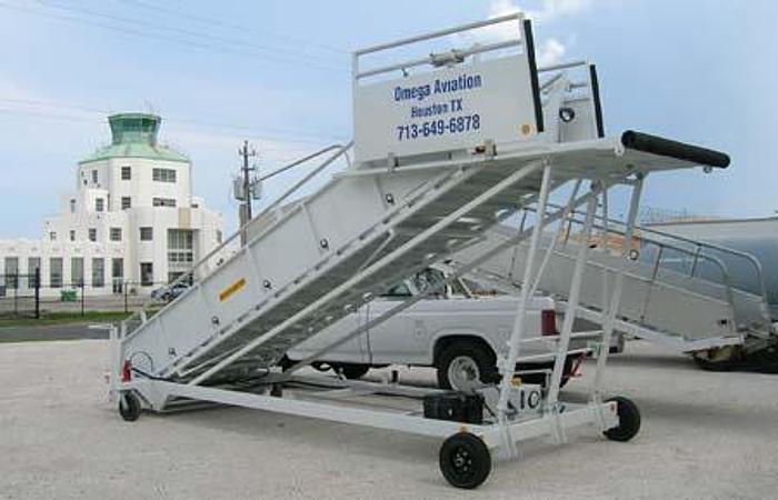 Used Phoenix Metal Products - Wide body aircraft passenger stairs
Model: PNX-PPS96/150