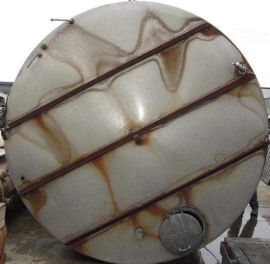 Used Used approximately 5200 gallon stainless steel vertical tank