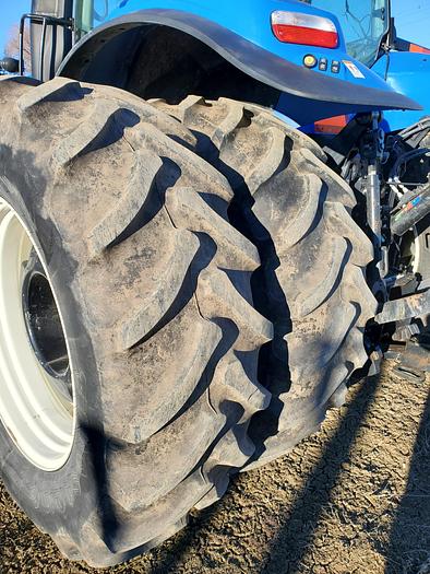 Used 2017 New Holland T8.380 Tractor w/ CVT Trans ** 2000 Hrs **