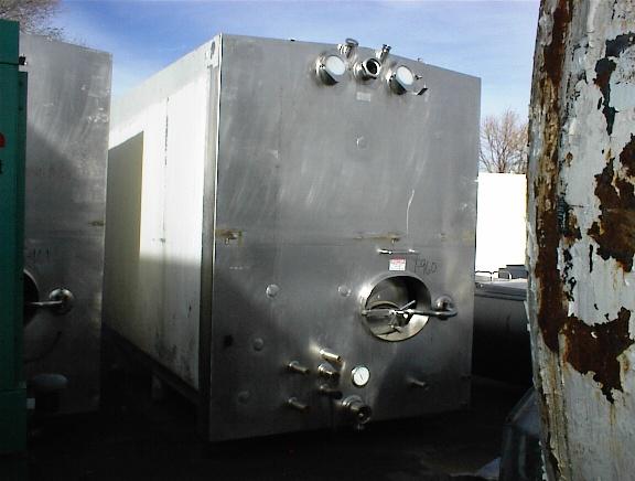 Usado 3000 GALLON STORAGE TANK.  CP SERIAL 1920