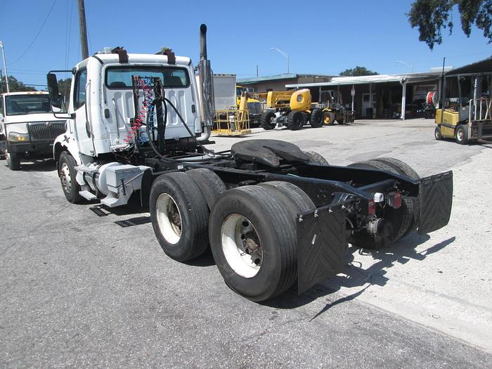 Used 2006 Freightliner Business Class M2 Tandem Axle Semi