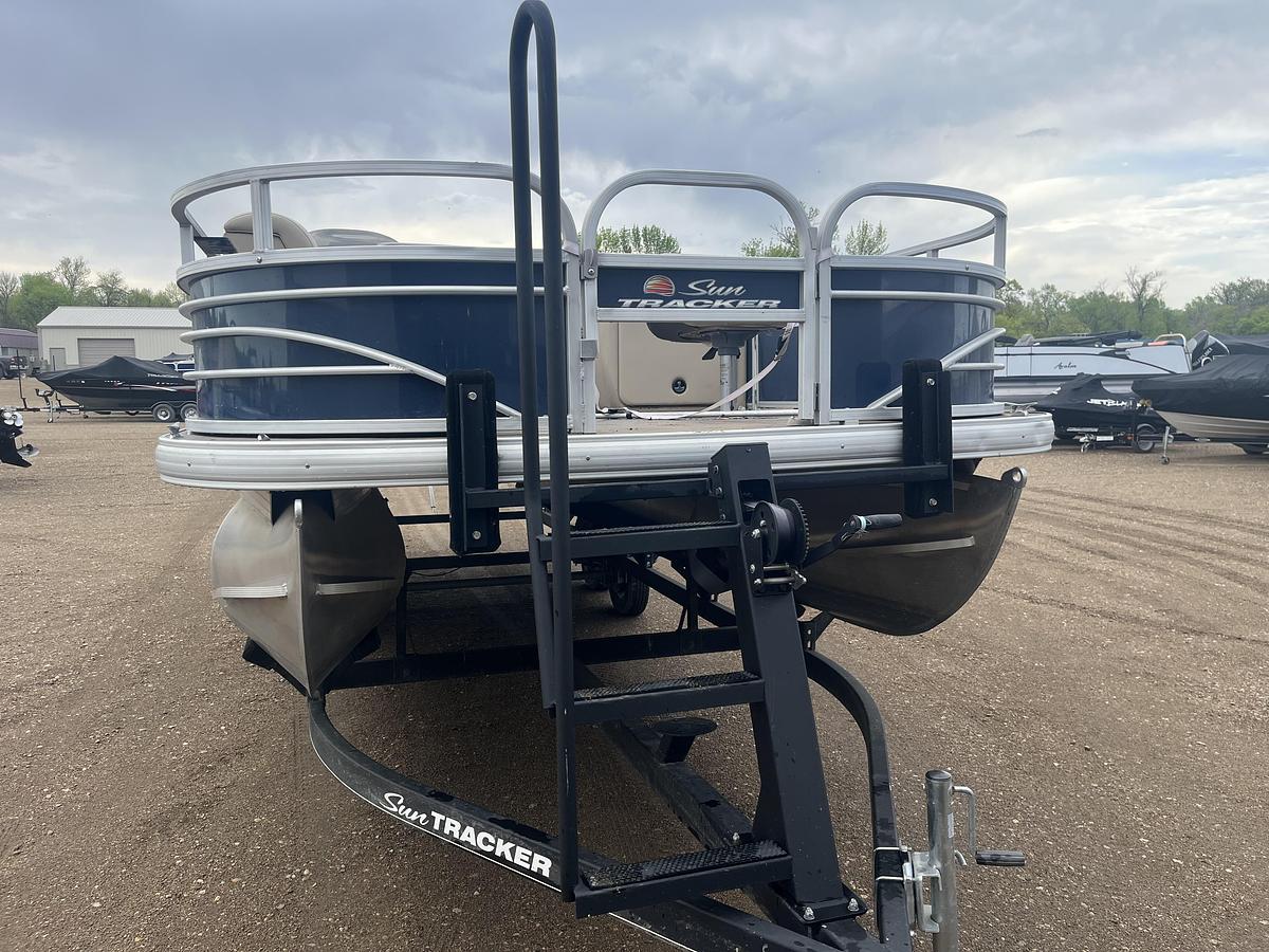 Used 2021 sun tracker fishin barge 22