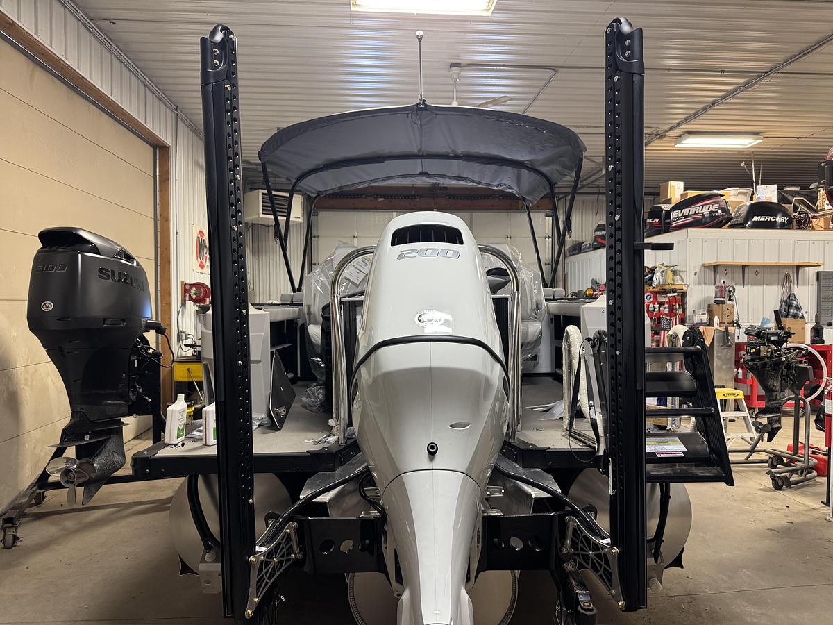 2026 Avalon Geofish Quadfish 23'