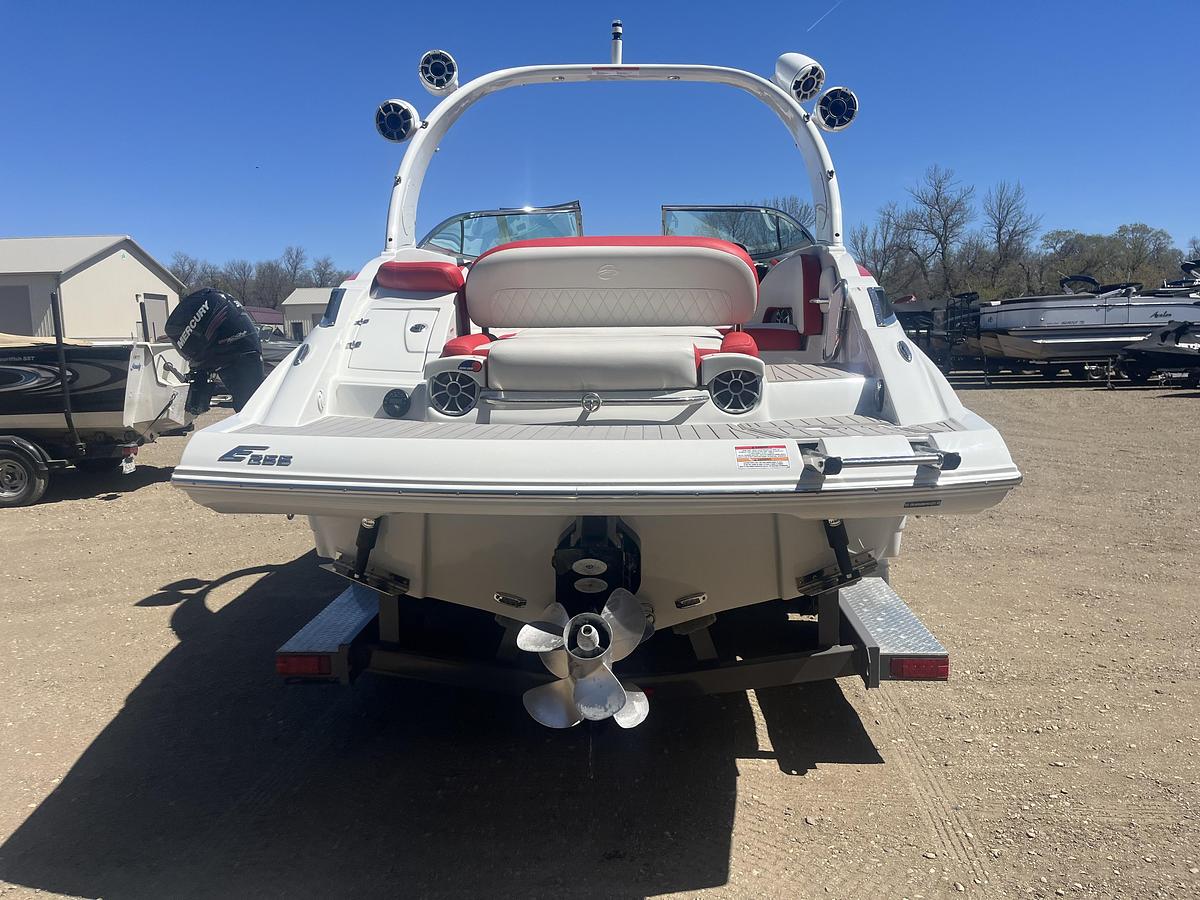 Used 2023 Crownline E255