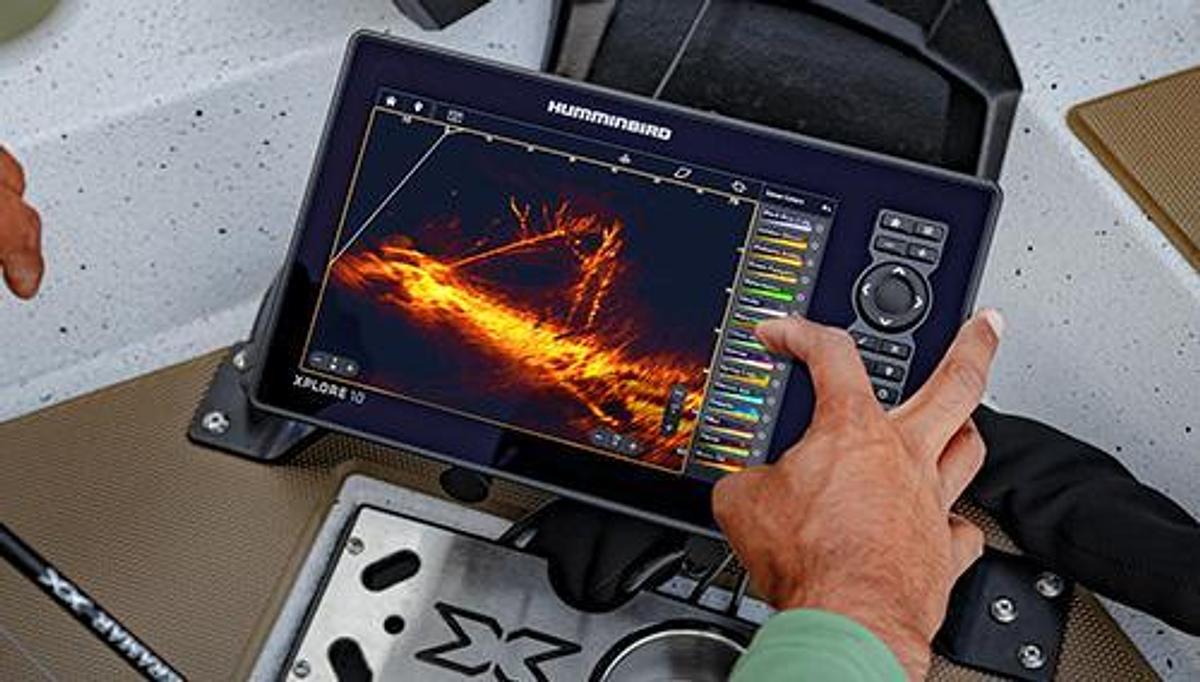 MEGA Live 2 Forward-Facing Sonar