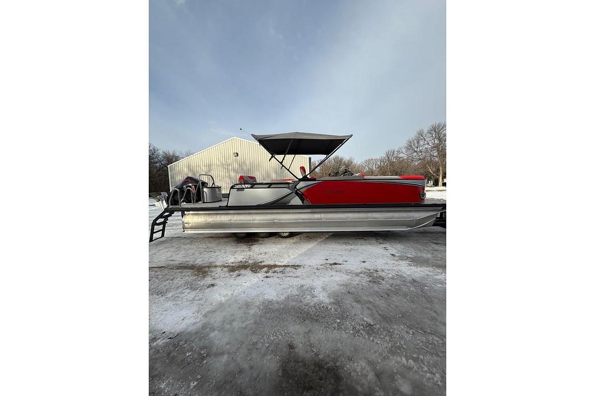 Used 2026 Avalon LSZ 23' Cruise Rear Bench
