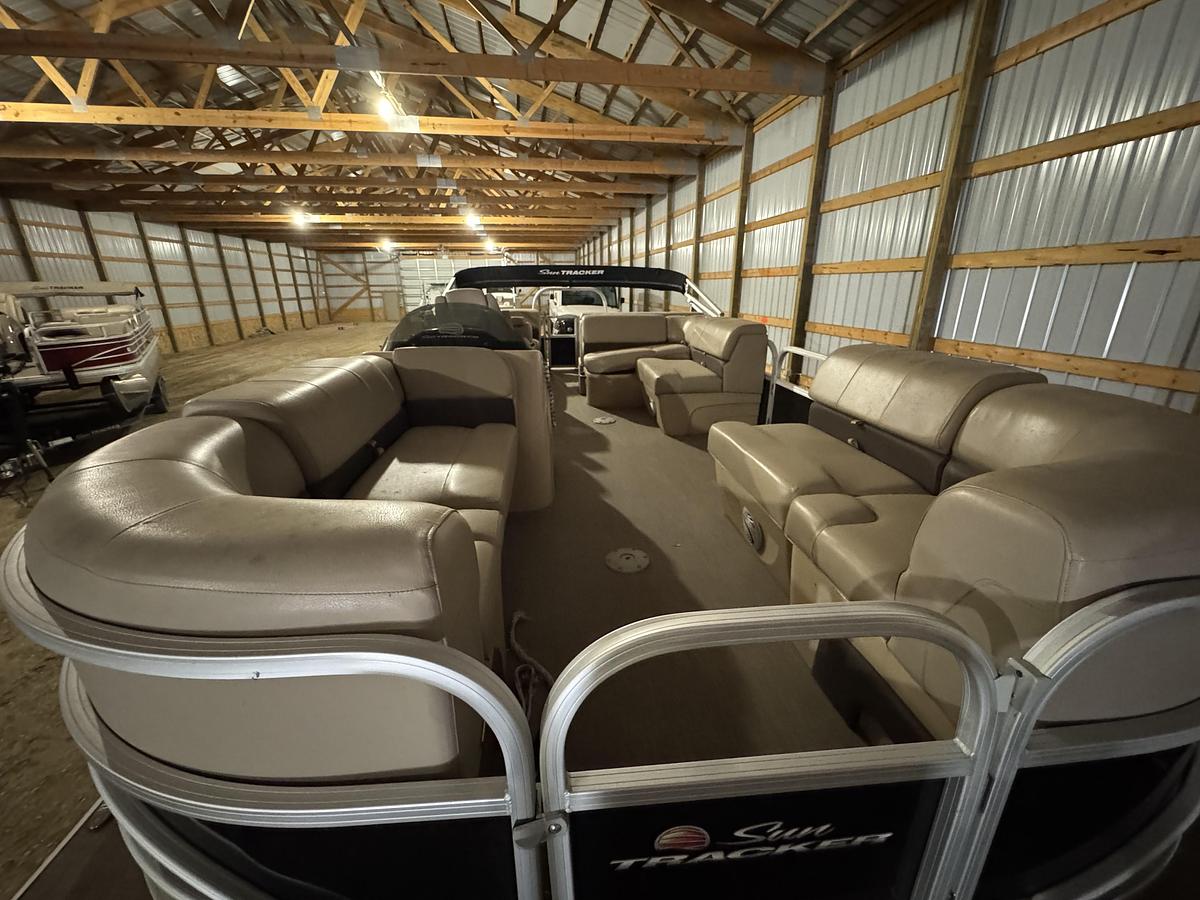 Used 2019 Sun Tracker Party Barge 22'