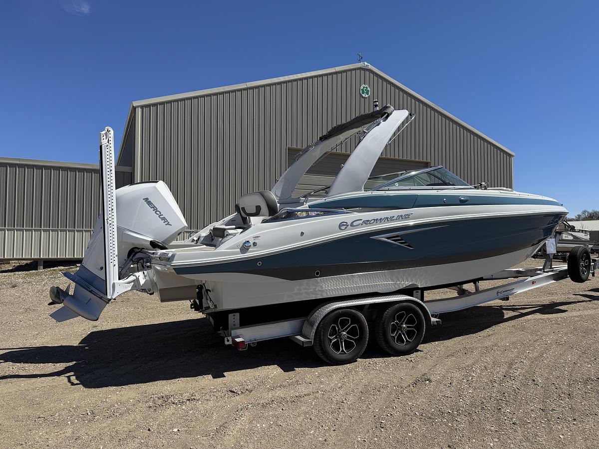 Used 2024 Crownline 260 XSS
