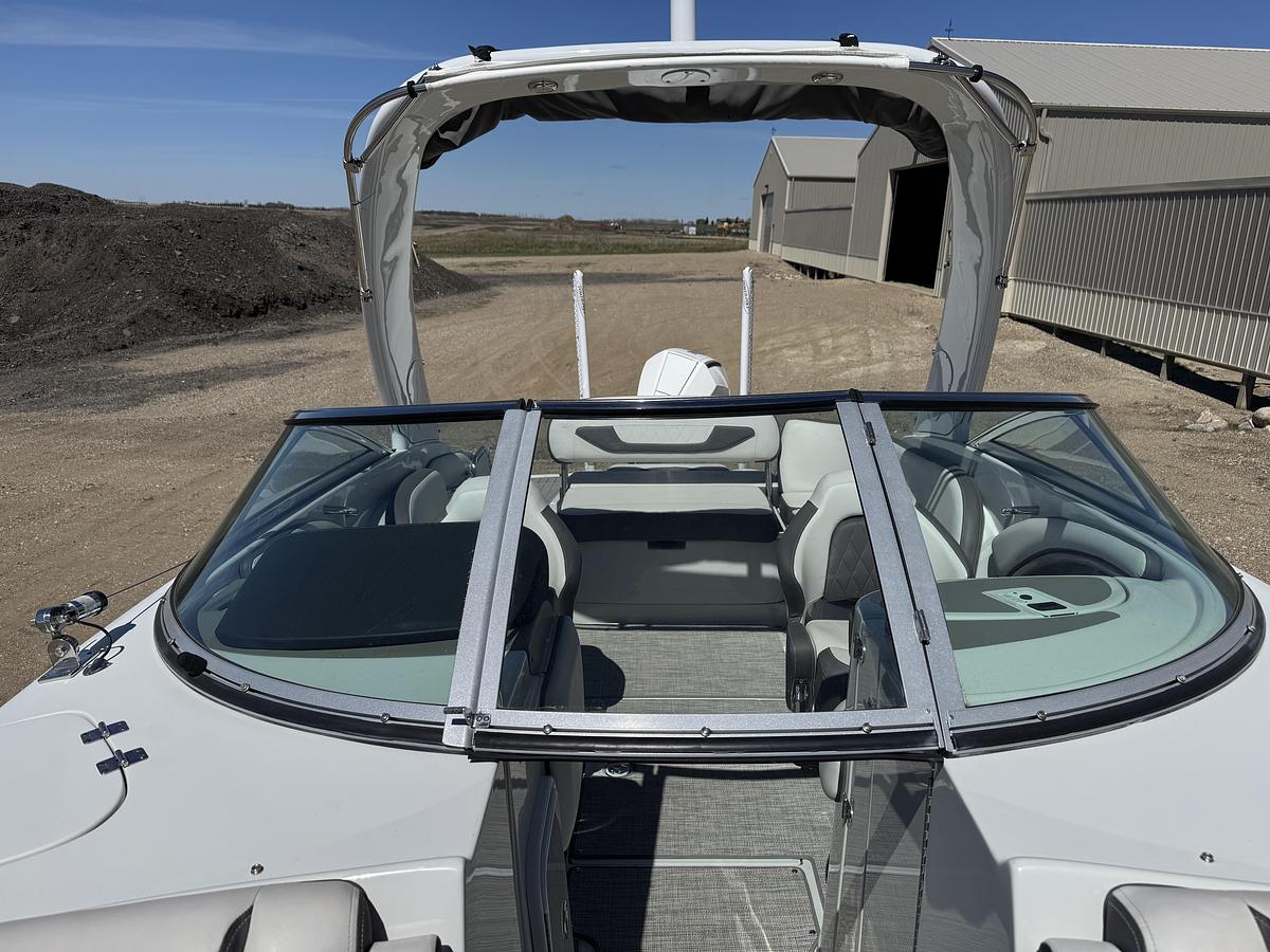Used 2024 Crownline 260 XSS