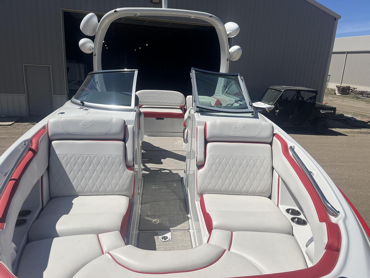 Used 2023 Crownline E255