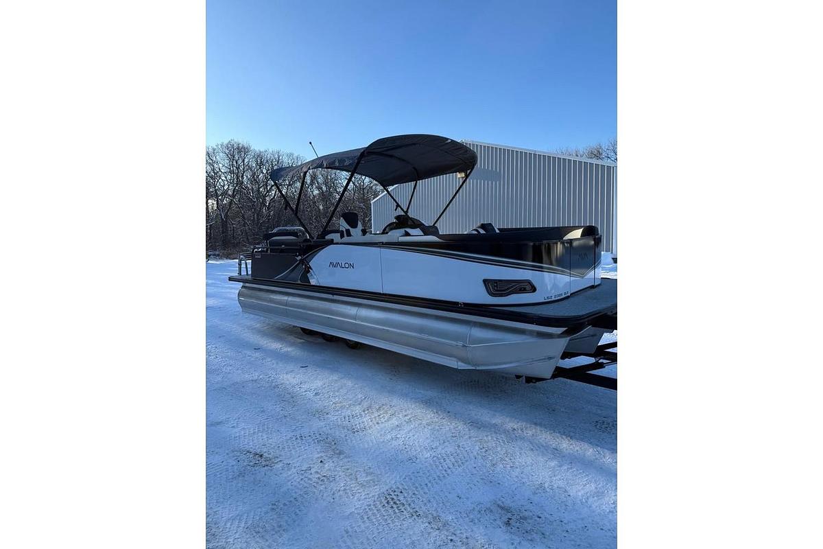 2026 Avalon LSZ 23'' Quad Lounger Shift