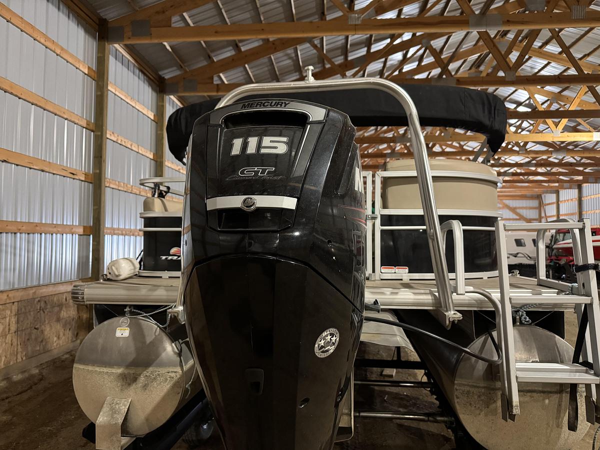 Used 2019 Sun Tracker Party Barge 22'