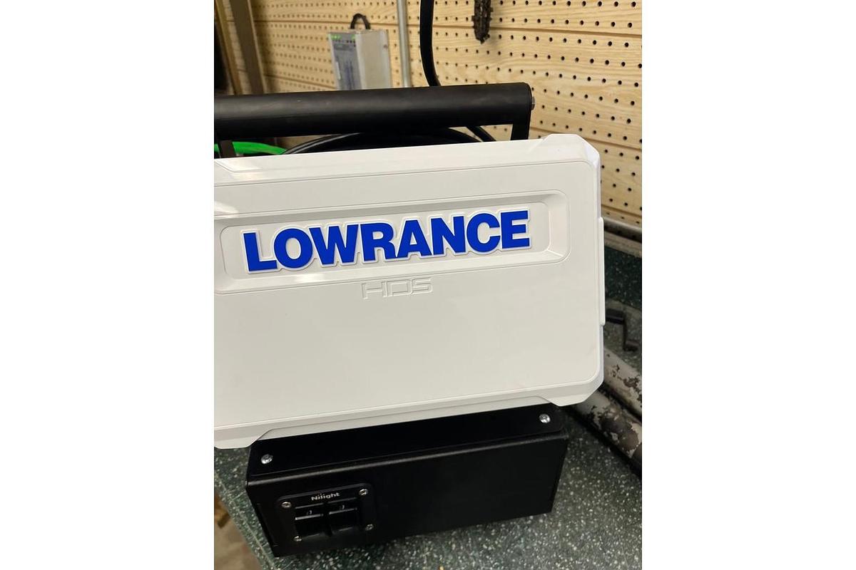 2025 tki cnc lowrance hds 10