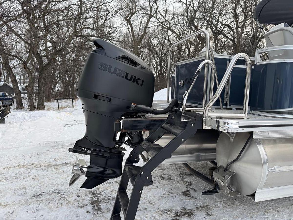 2026 Avalon LSZ 25' Rear Fish