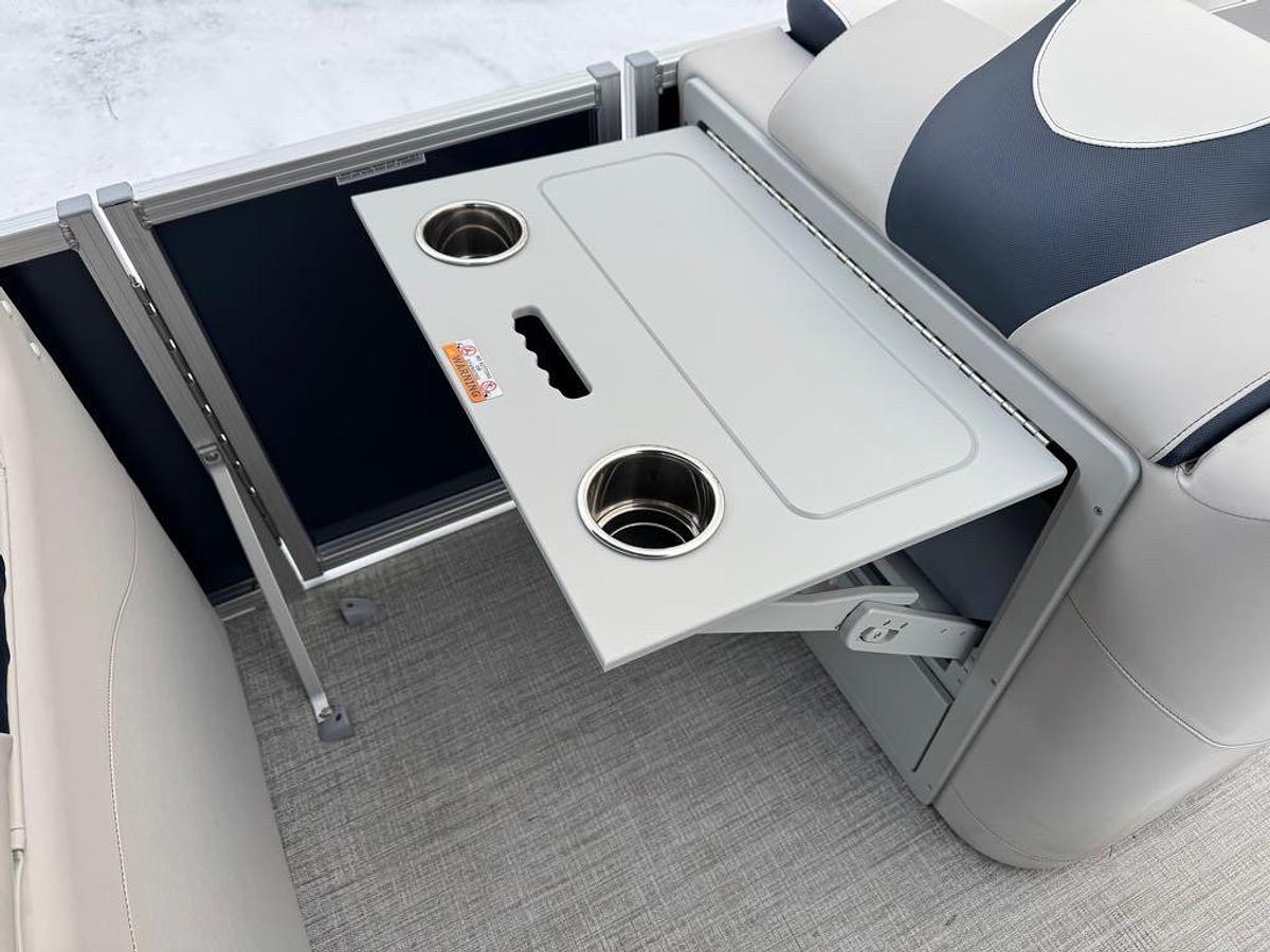 2026 Avalon LSZ 25' Rear Fish