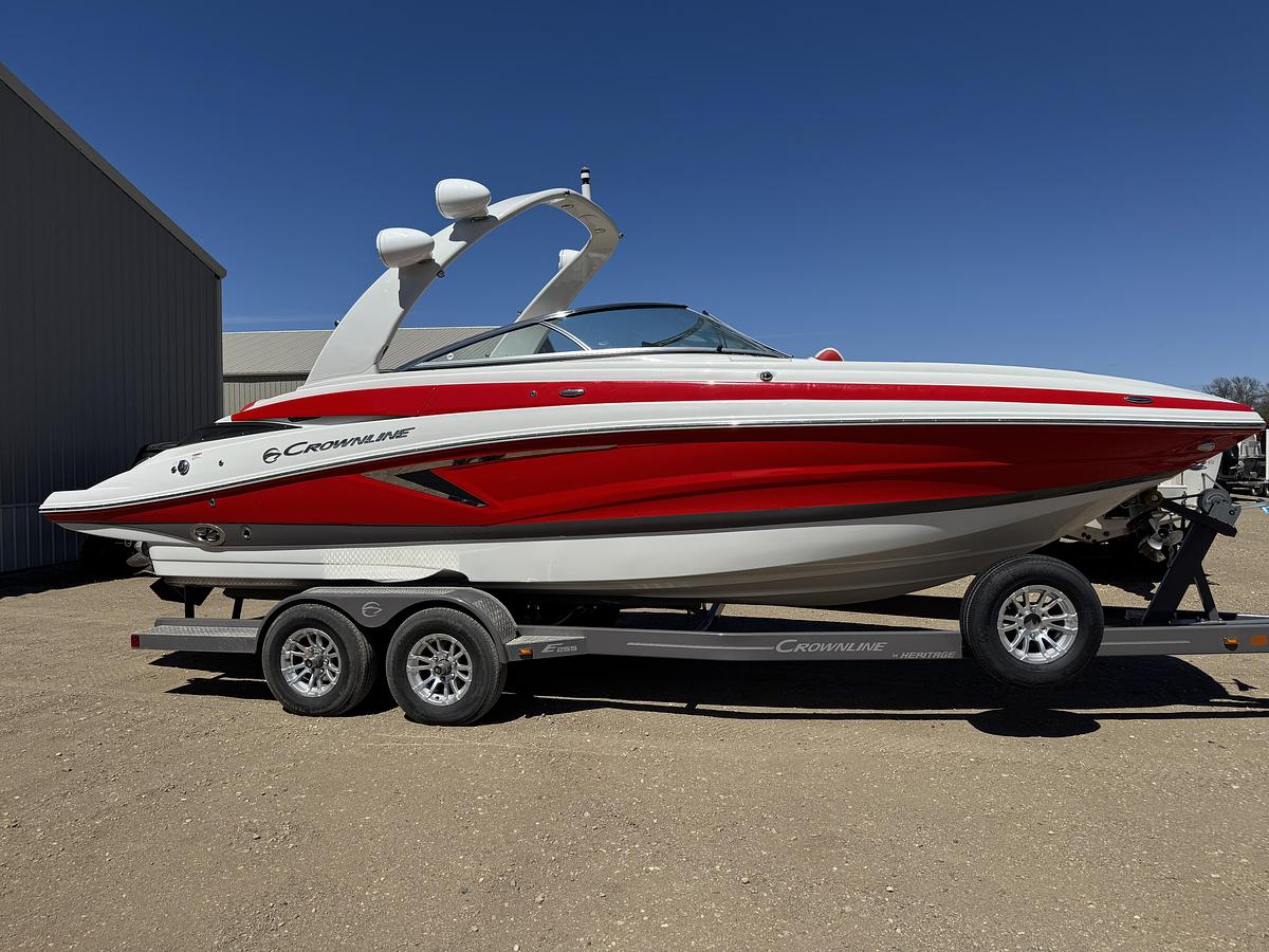 Used 2023 Crownline E255