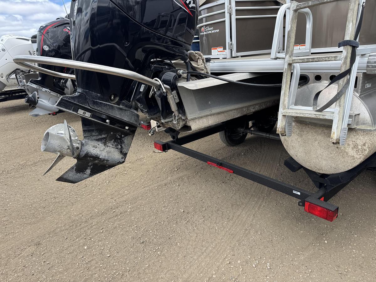 Used 2021 Sun Tracker Party Barge 22'