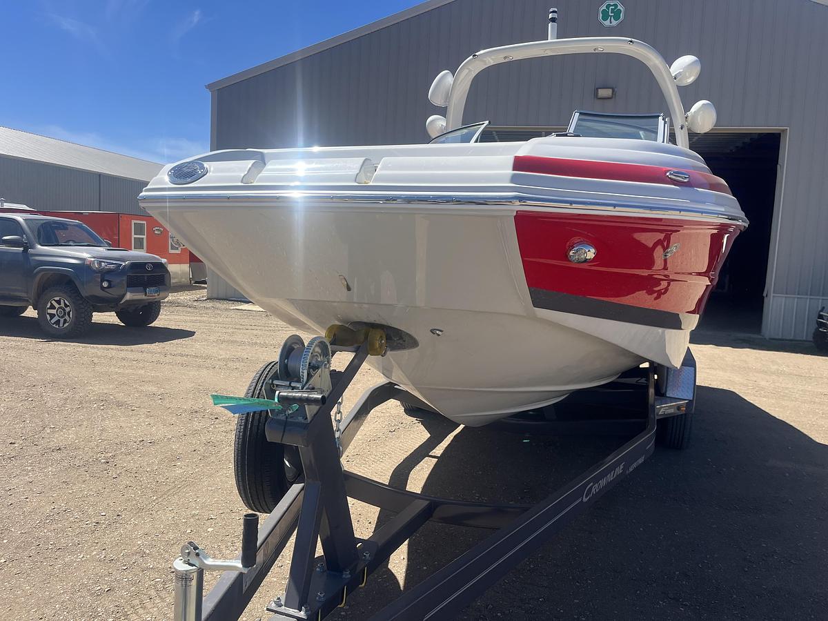 Used 2023 Crownline E255