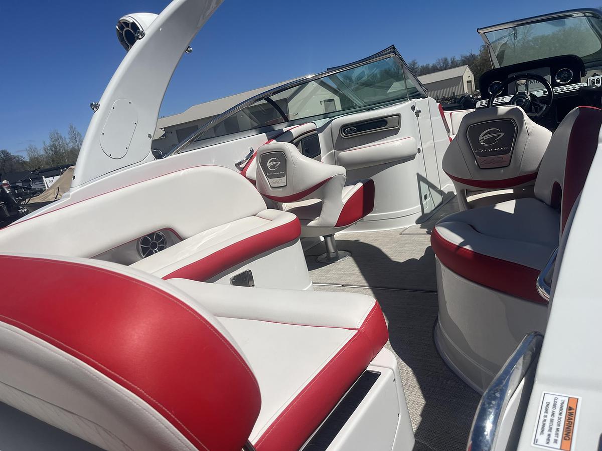 Used 2023 Crownline E255