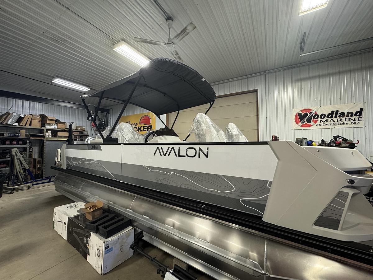 2026 Avalon Geofish Quadfish 23'