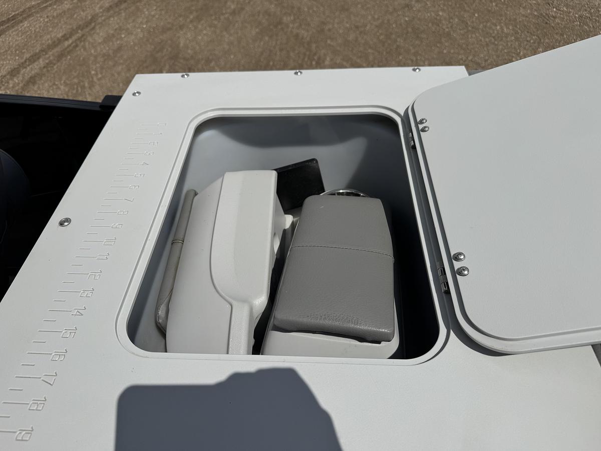 Used 2021 Avalon 2585 Catalina Quad Fish