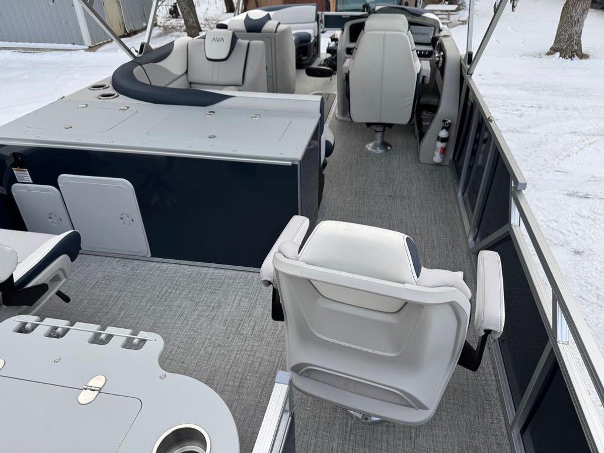 2026 Avalon LSZ 25' Rear Fish