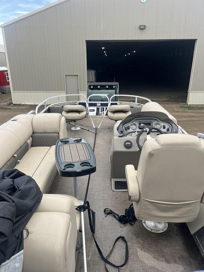 Used 2021 sun tracker fishin barge 22