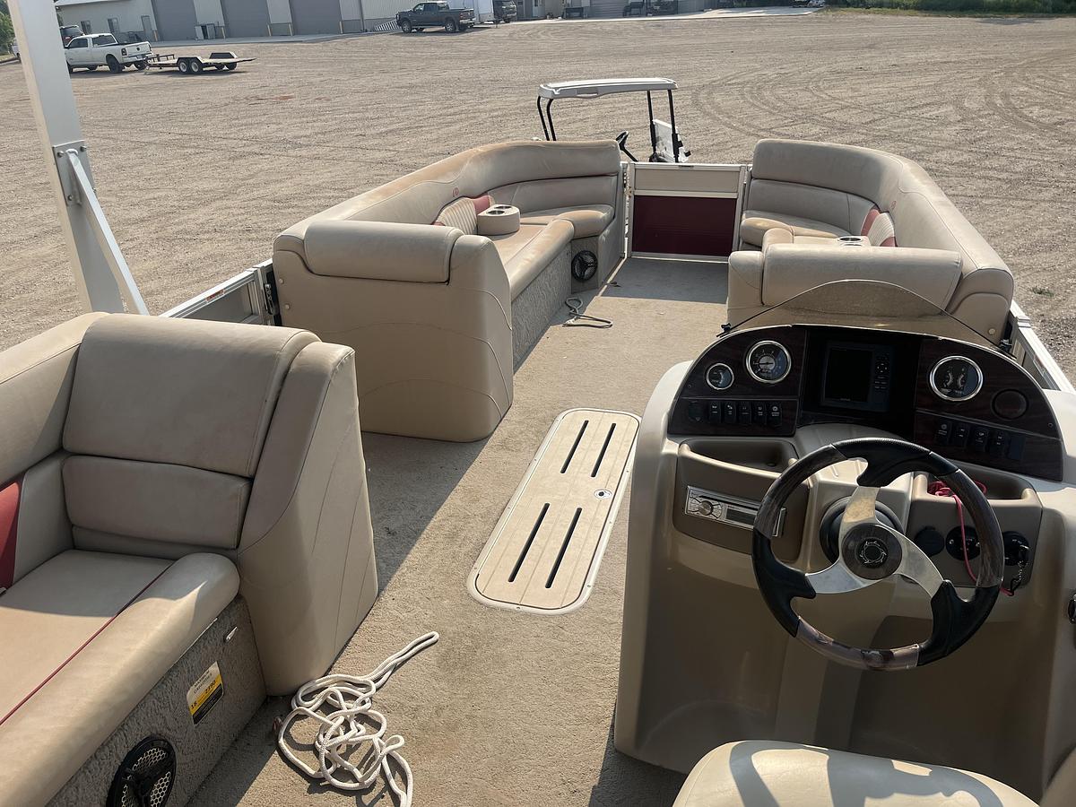 Used 2014 Avalon windjammer funship 2685