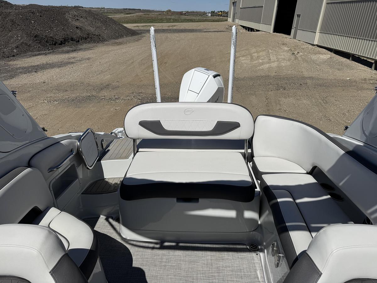 Used 2024 Crownline 260 XSS