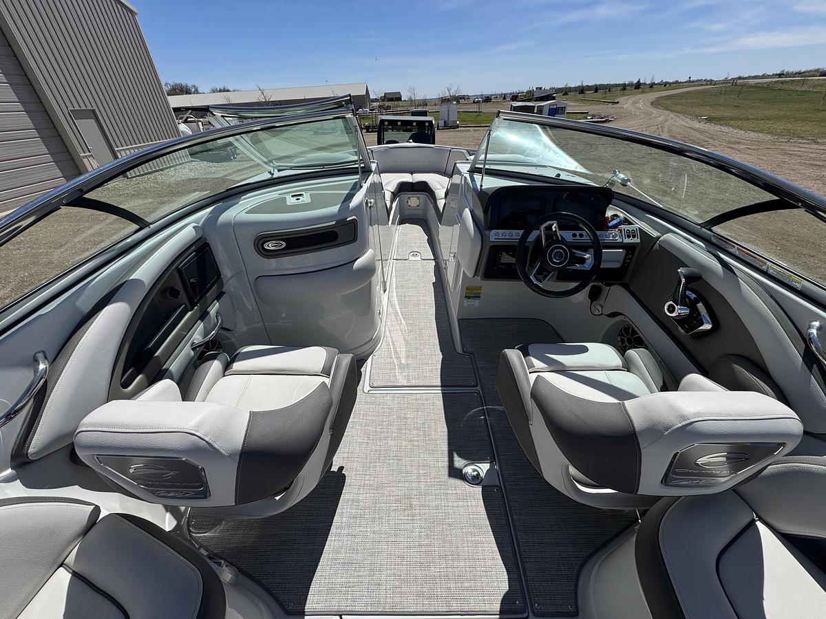 Used 2024 Crownline 260 XSS