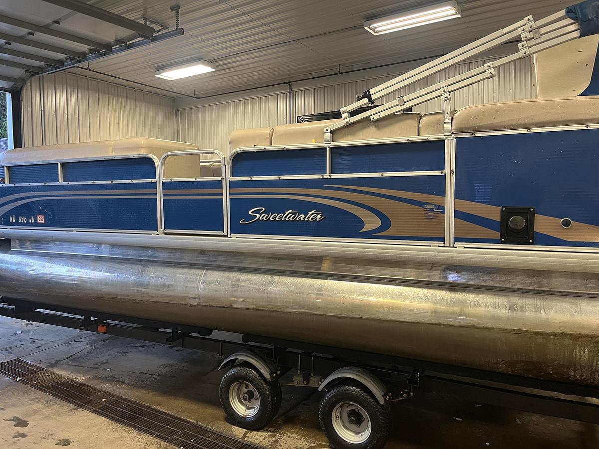 Used 2013 godfrey sweetwater