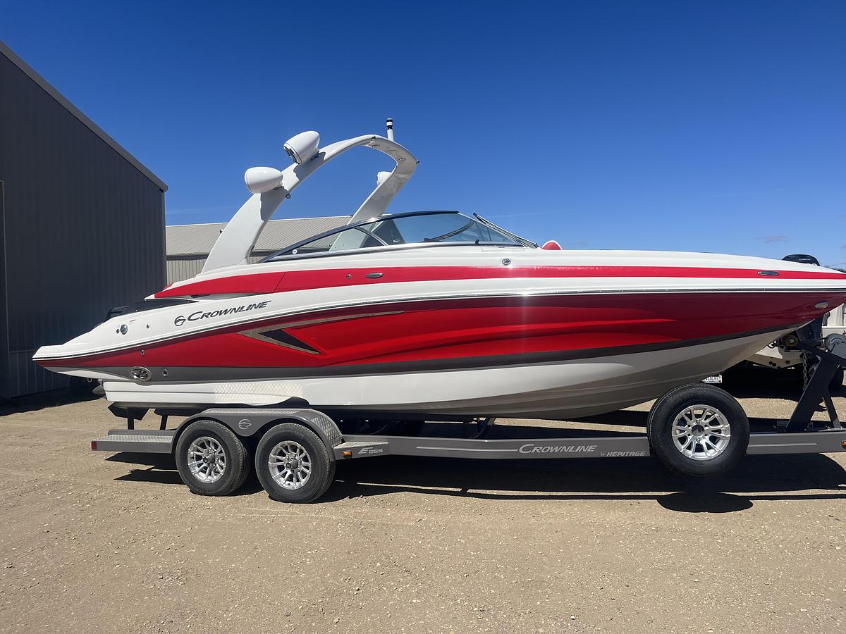Used 2023 Crownline E255