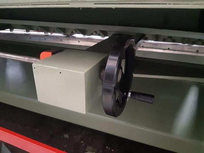 Usato CESOIA OMAG IDRAULICA 2000 X 3