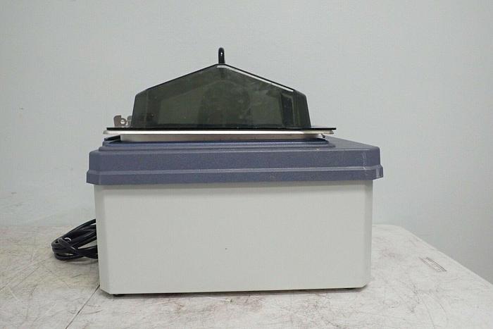 Used Fisher Scientific 15-462-10 Isotemp 210 Heated Water Bath with Lid