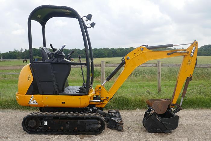 Used 2015 JCB 8018 CTS