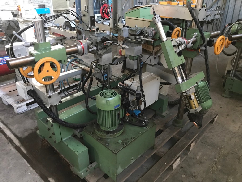 Usato Zigrinatrice doppia con foratrice, marca Camam