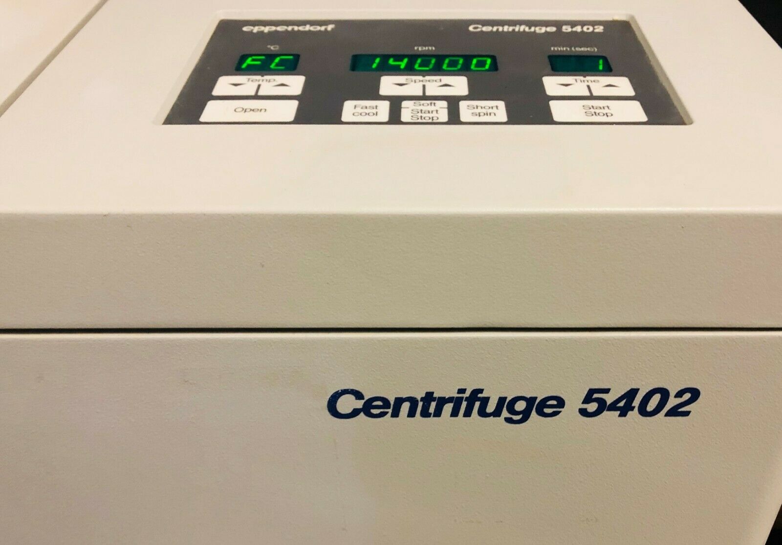 Used Eppendorf 5402 Refrigerated Microcentrifuge (18 x 2mL)