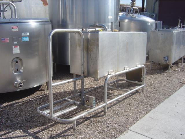 Usado TWO COMPARTMENT CIP TANK-30/60 GALLONS