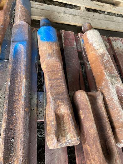 Used 5 ¾” diameter x 23" length Cable Tool Drilling Chisel Bit