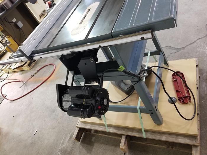 Used Delta 34-444 Contractors Table Saw
