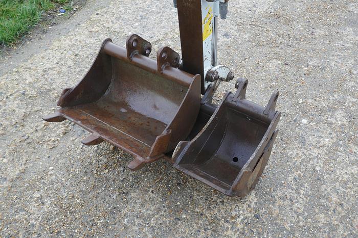 Used 2015 TAKEUCHI TB108