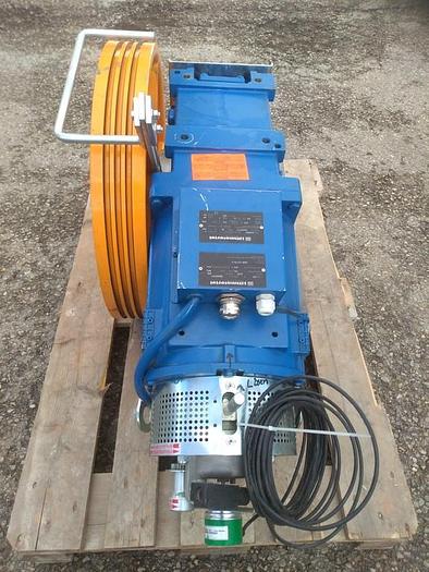Gebraucht Aufzugsantrieb mit Seilscheibe, Liftmotor, Leo / 240095A, LM Metal Lift