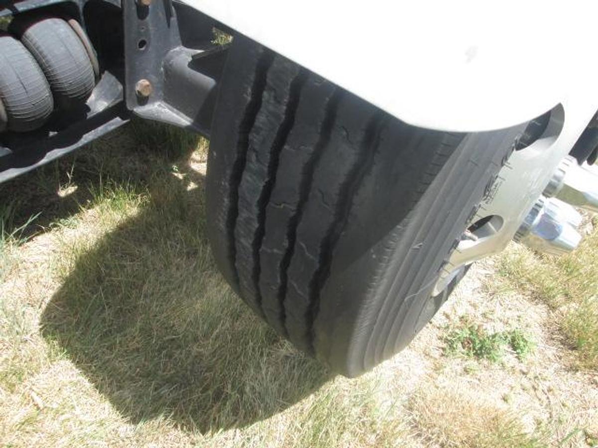 Used 2021 VOLVO VNR64T300