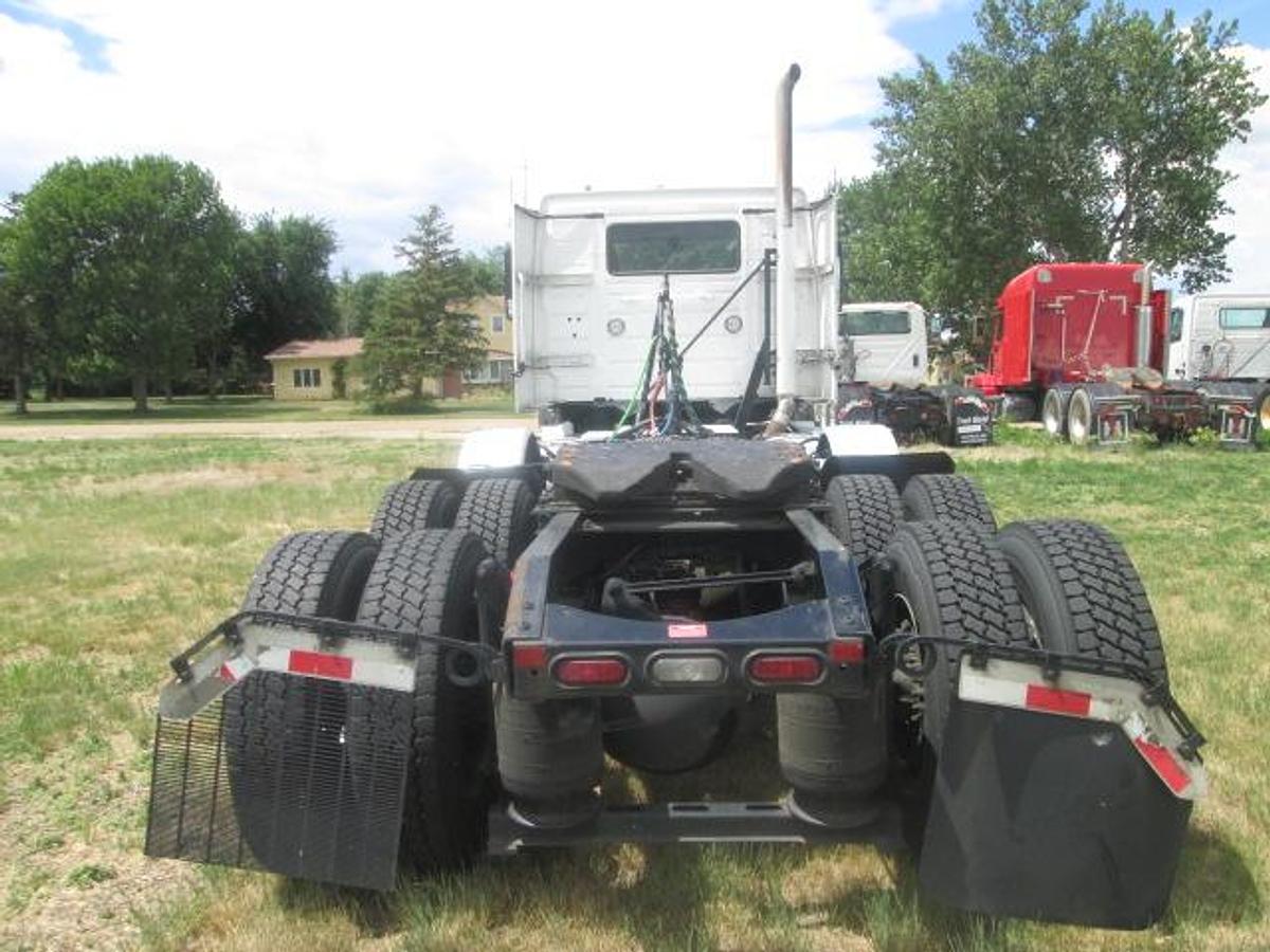 Used 2021 VOLVO VNR64T300