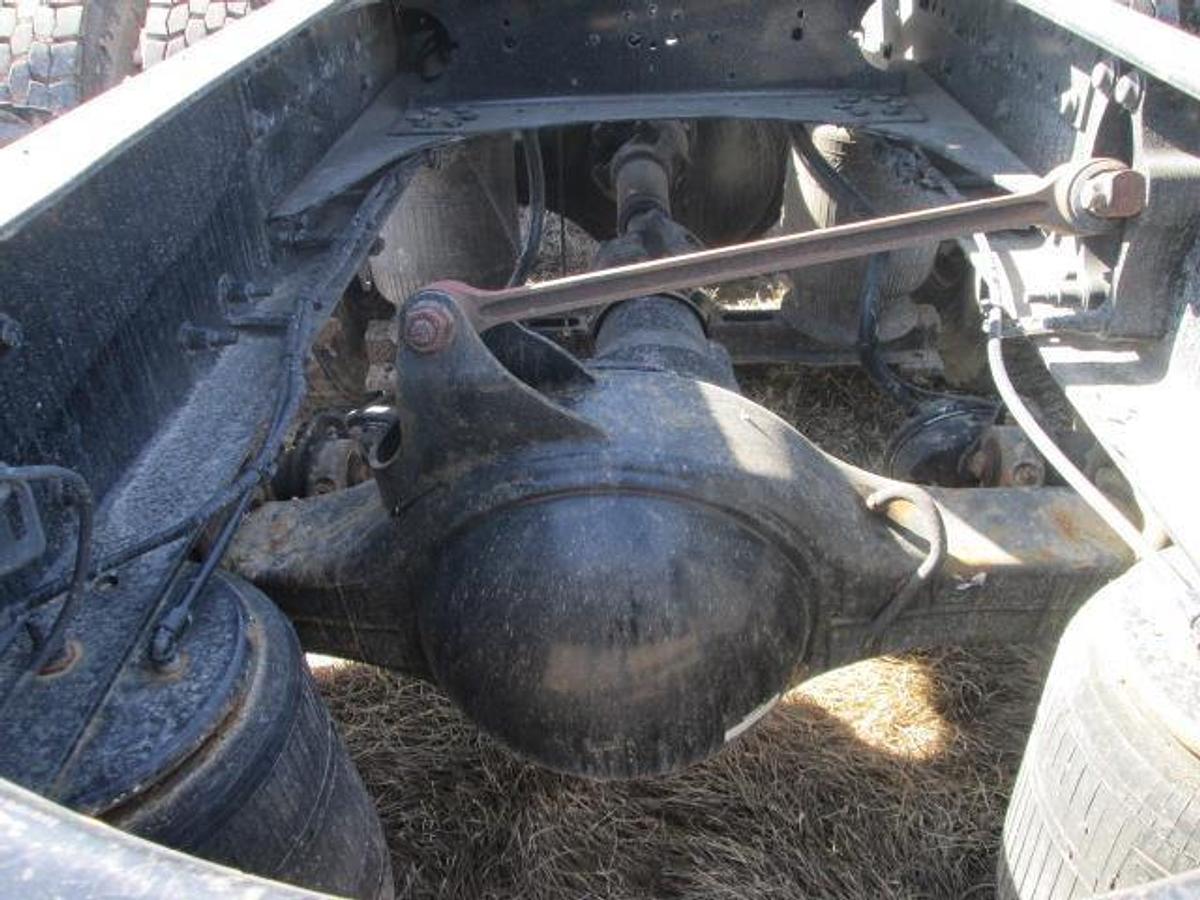 Used 2015 VOLVO VNL64T300