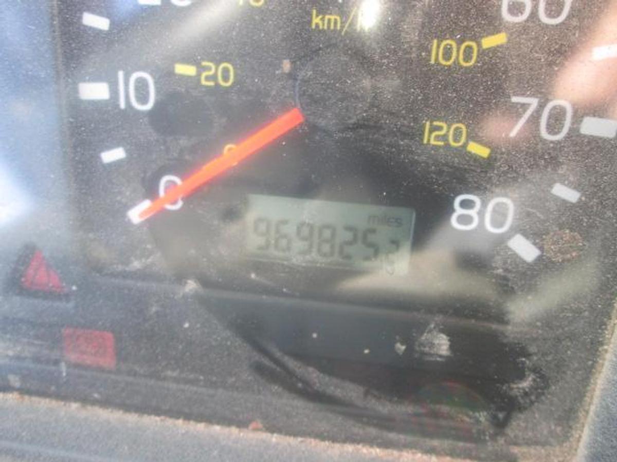 Used 2001 VOLVO VNL64T610